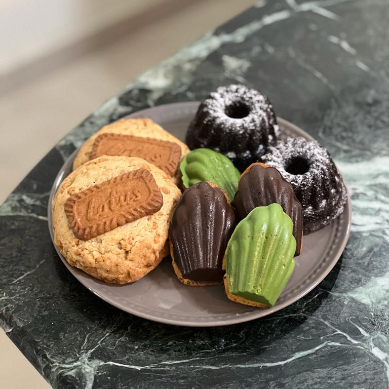 Chocolate Lovers Dessert Box